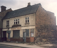 Miners Arms, Owen St., Tipton.  1986